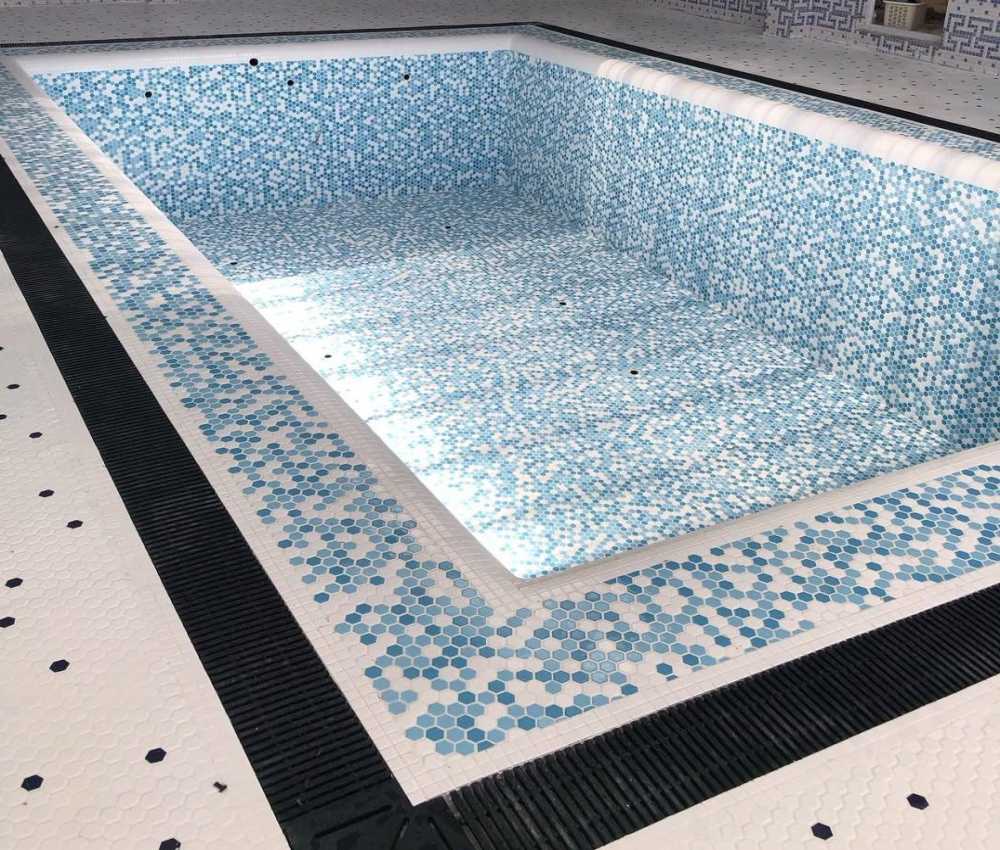 راهنمای کامل خرید کاشی استخری؛ بررسی انواع، قیمت و نکات مهم
