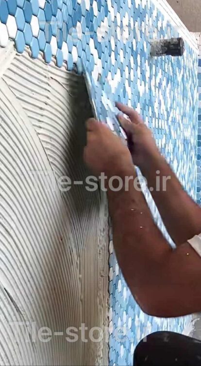 نصب کاشی استخری پشت توری